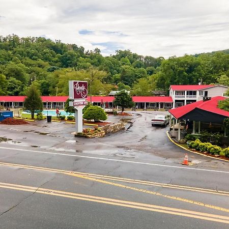 Lloyd'S On The River Country Inn By Oyo Bryson City Extérieur photo