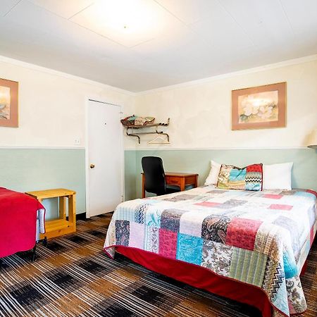 Lloyd'S On The River Country Inn By Oyo Bryson City Extérieur photo