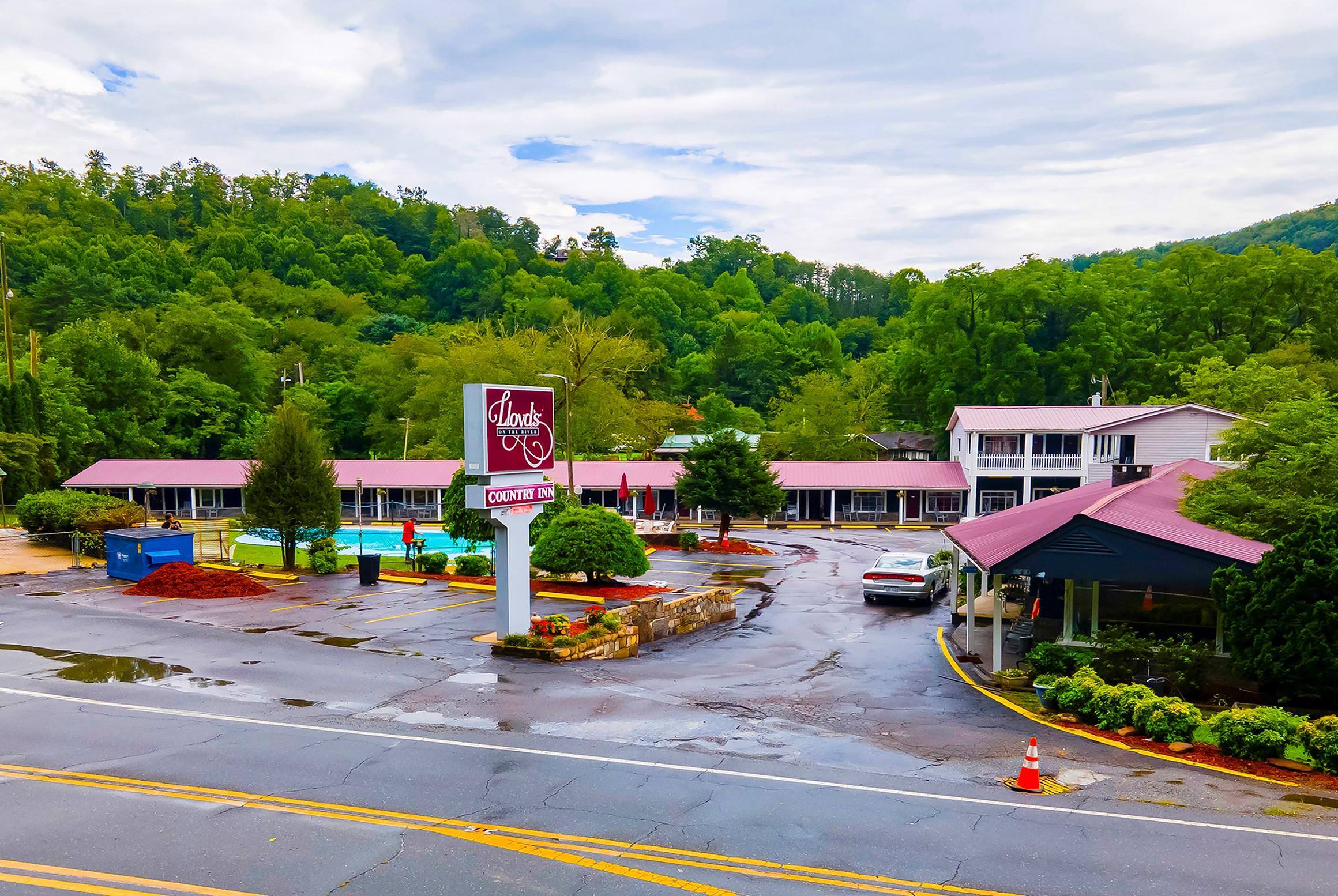 Lloyd'S On The River Country Inn By Oyo Bryson City Extérieur photo