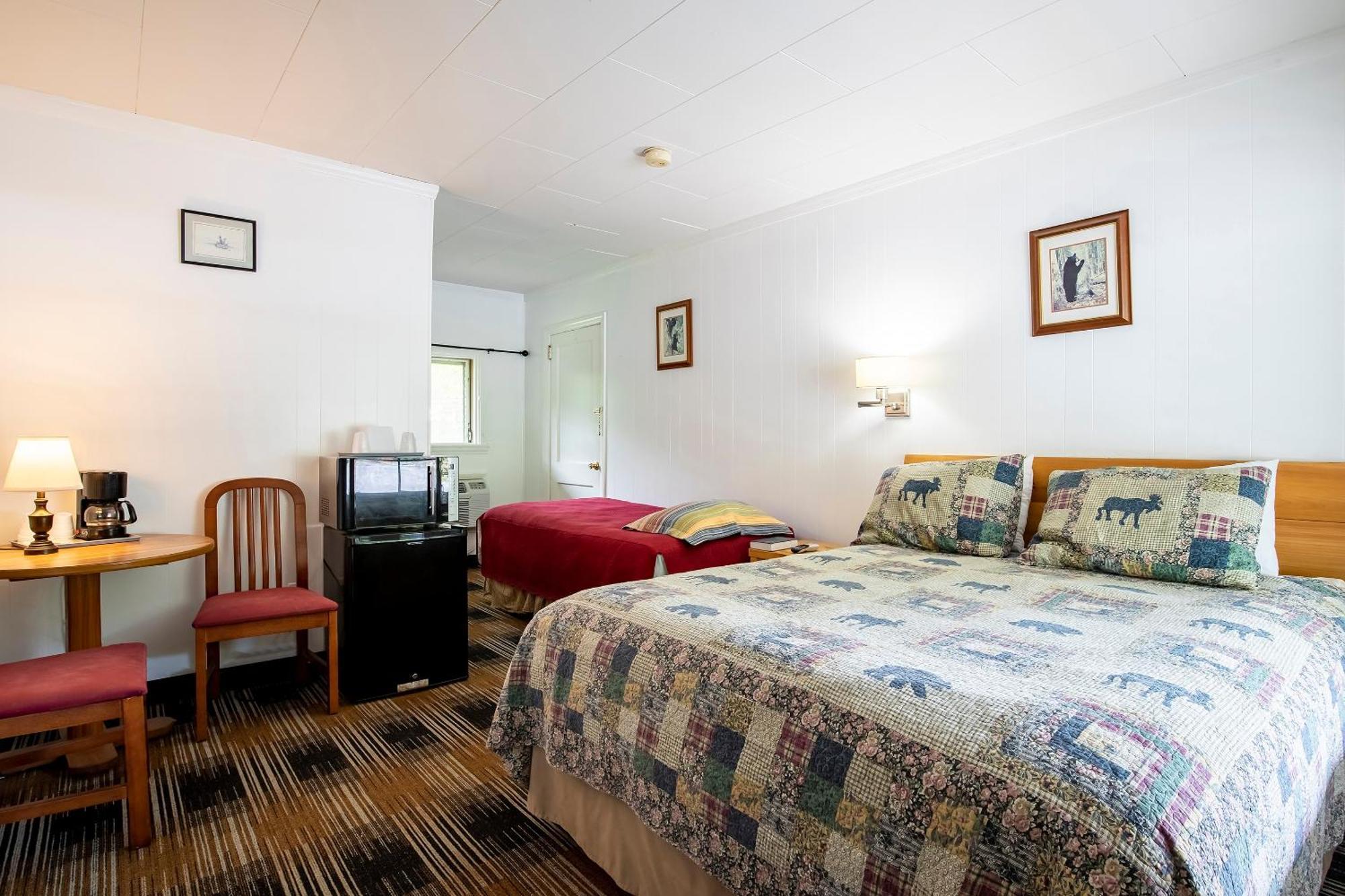 Lloyd'S On The River Country Inn By Oyo Bryson City Extérieur photo