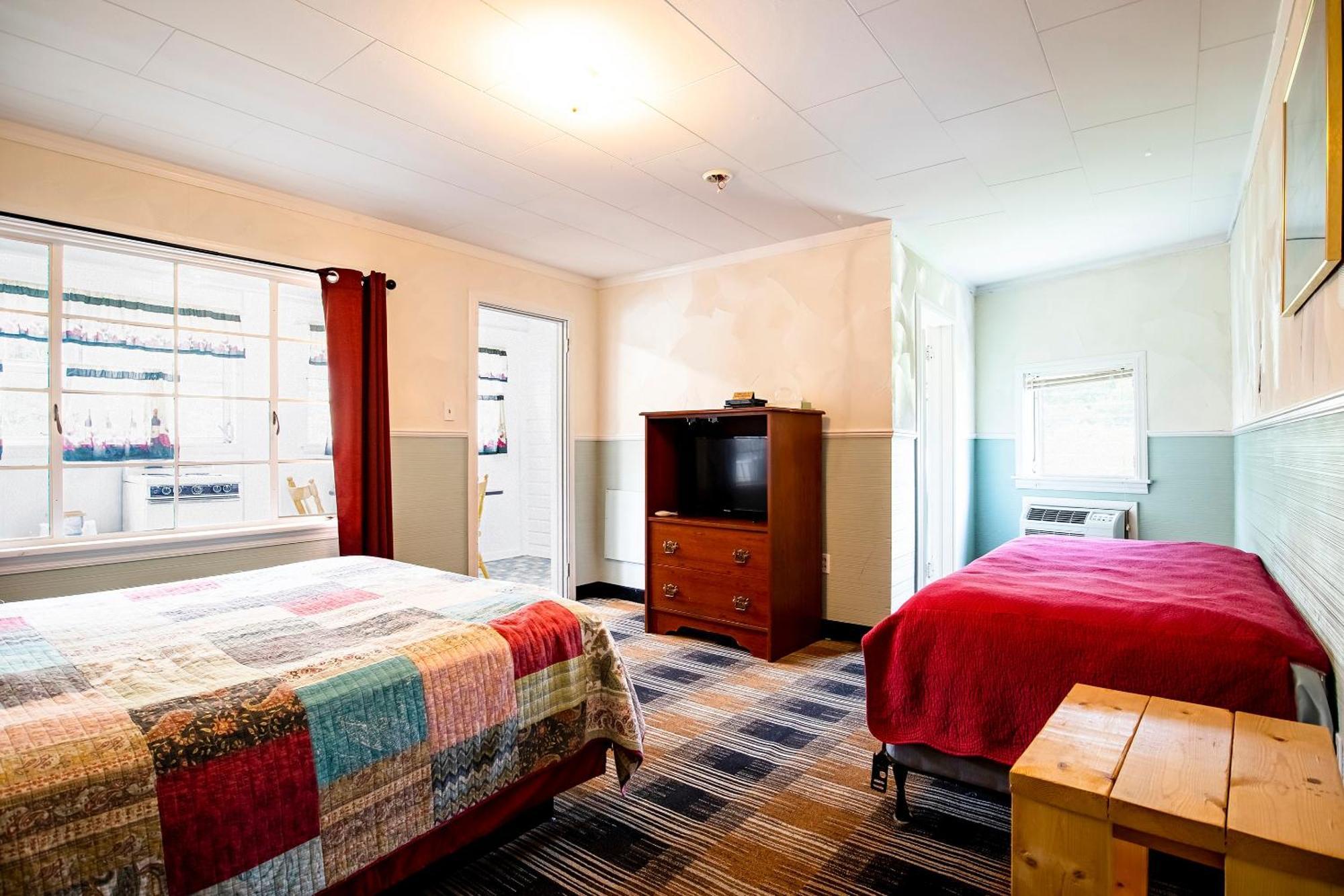 Lloyd'S On The River Country Inn By Oyo Bryson City Extérieur photo